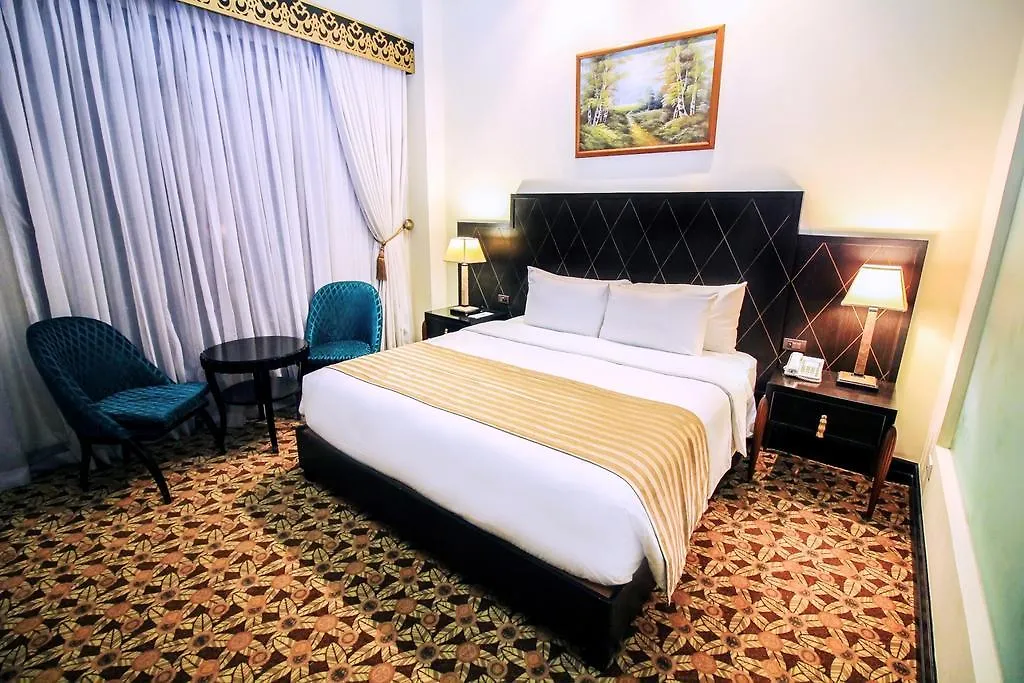 The Luneta Hotel Manila 3*,