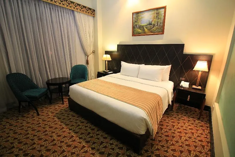 The Luneta Hotel Manila 3*,  Philippines